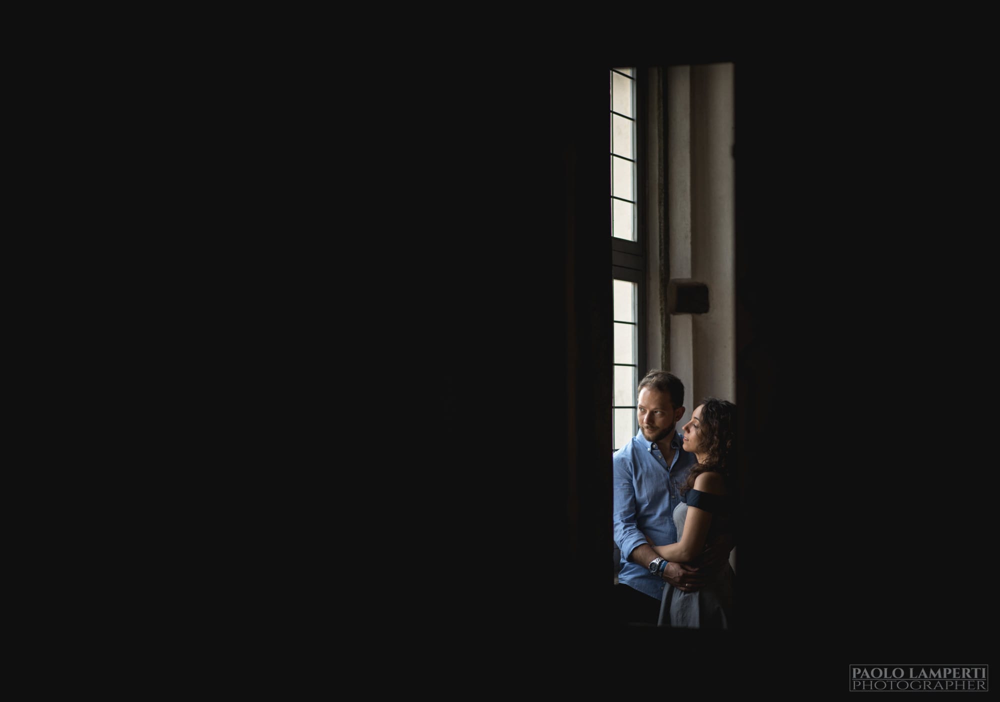 Engagement Palazzo Arese Borromeo varese saronno como milano servizio fotografico prematrimoniale ritratti intimo romantico moderno artistico creativo photographer lamperti