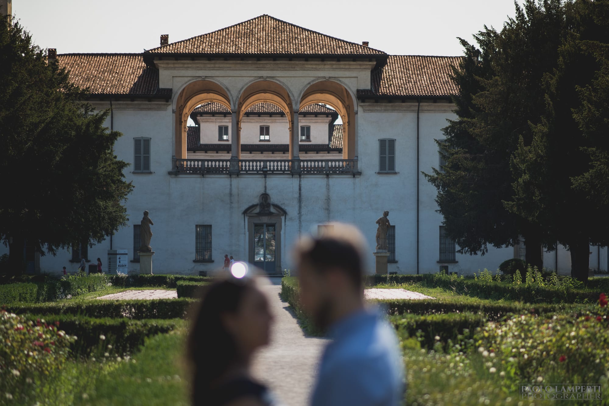 Engagement Palazzo Arese Borromeo varese saronno como milano servizio fotografico prematrimoniale ritratti intimo romantico moderno artistico creativo photographer lamperti