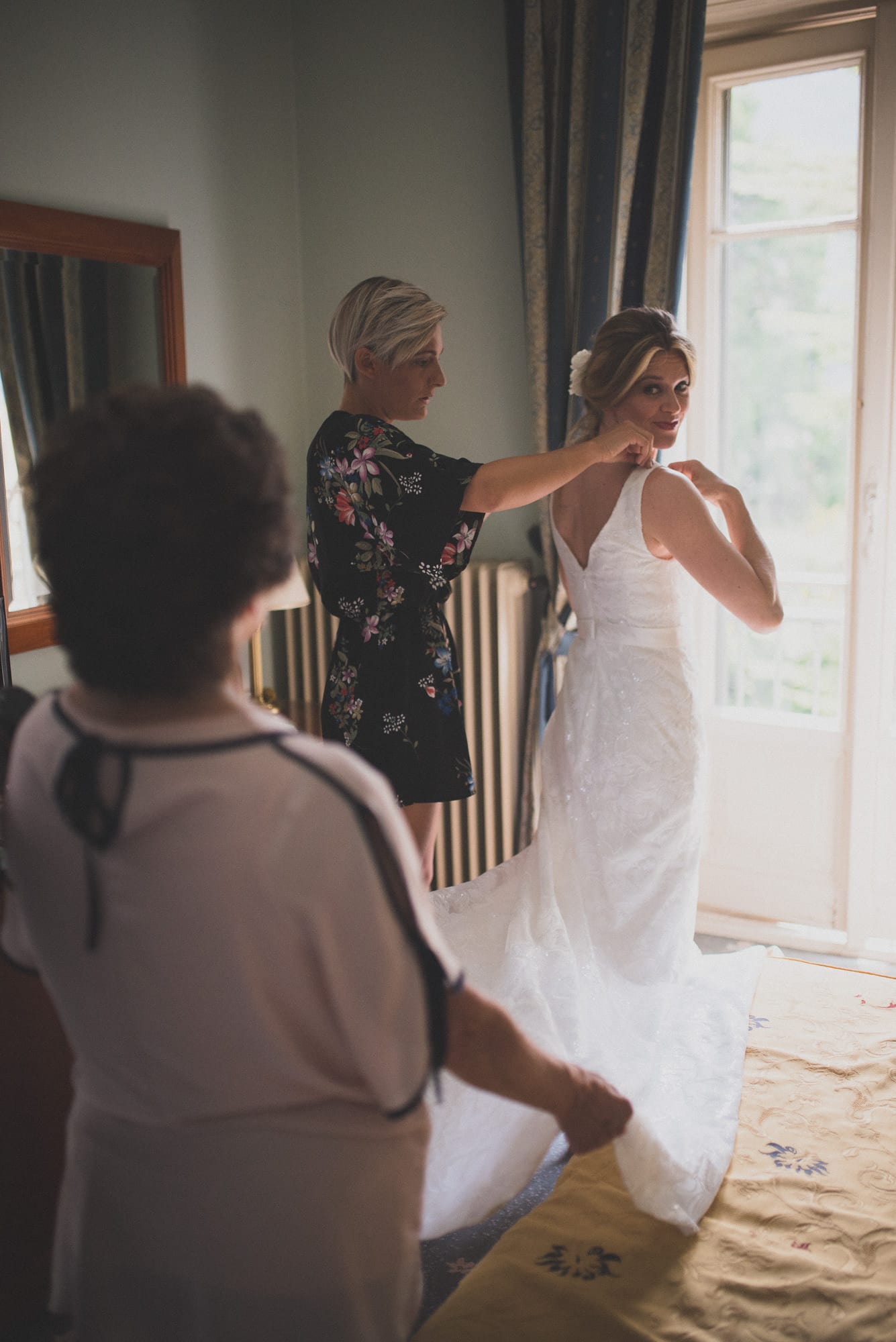Paolo Lamperti Photographer Fotografo Varese Elegante matrimonio Lido di Lenno preparazione sposa