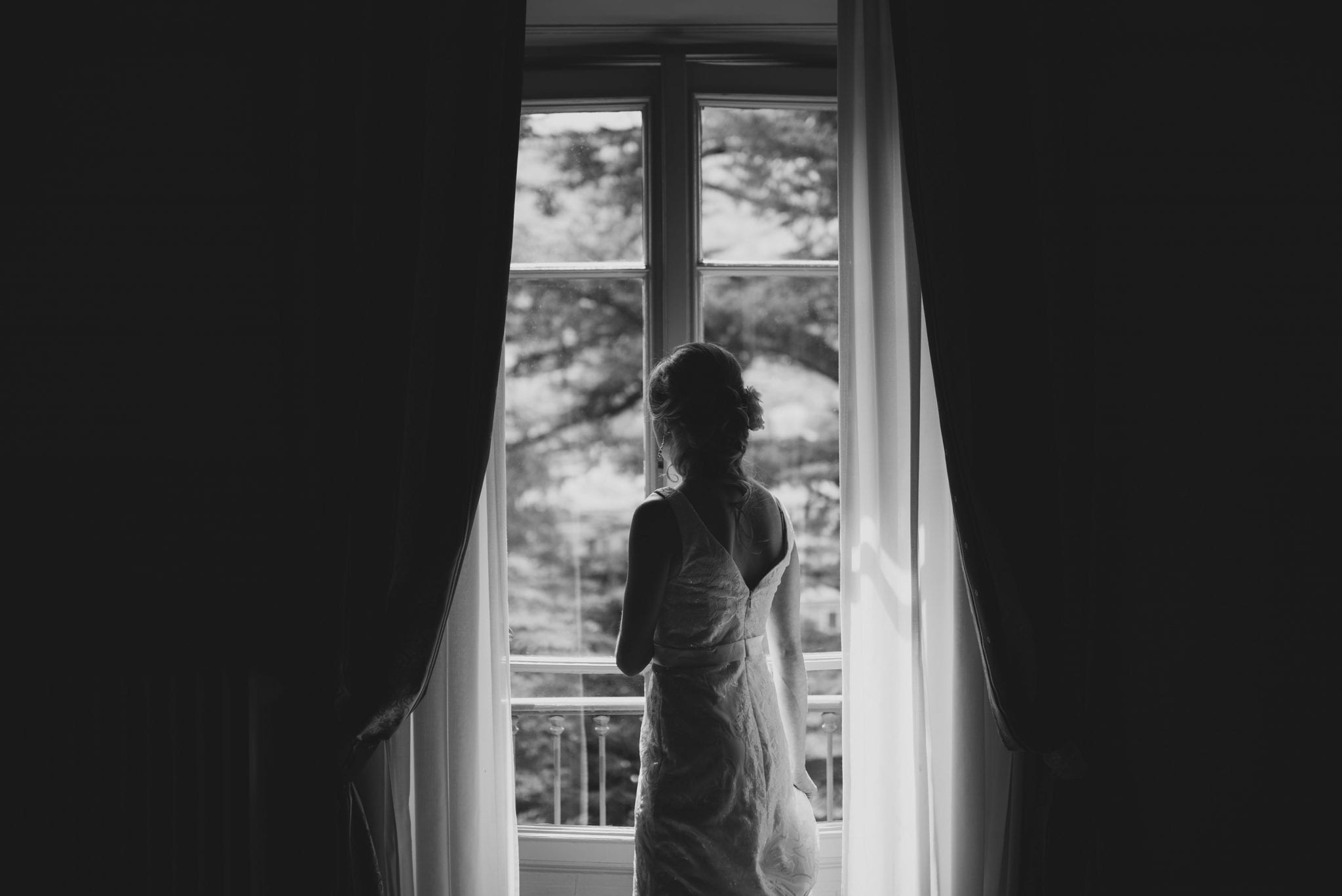 Paolo Lamperti Photographer Fotografo Varese Elegante matrimonio Lido di Lenno preparazione sposa