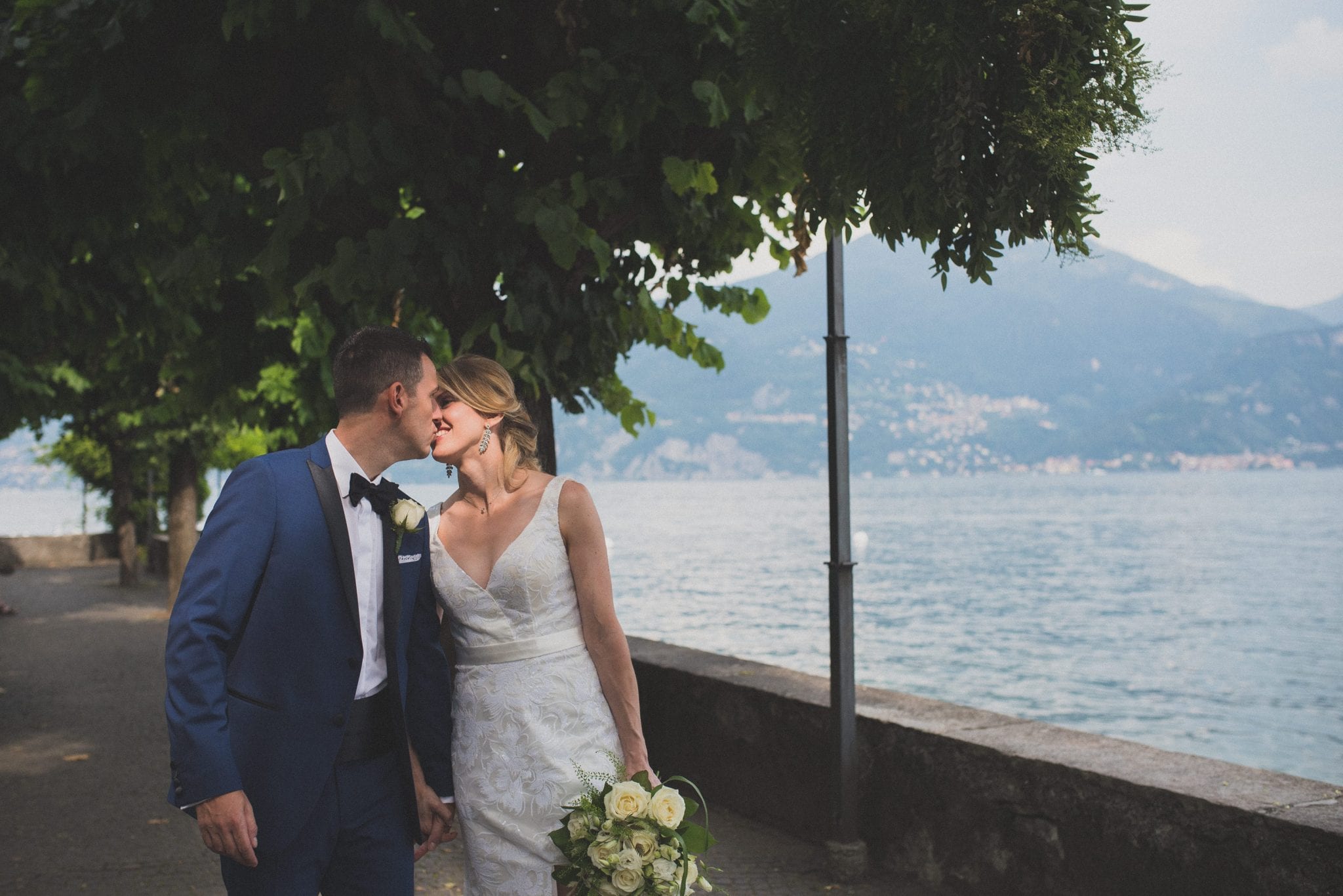 Paolo Lamperti Photographer Fotografo Varese Elegante matrimonio Lido di Lenno ritratto sposi