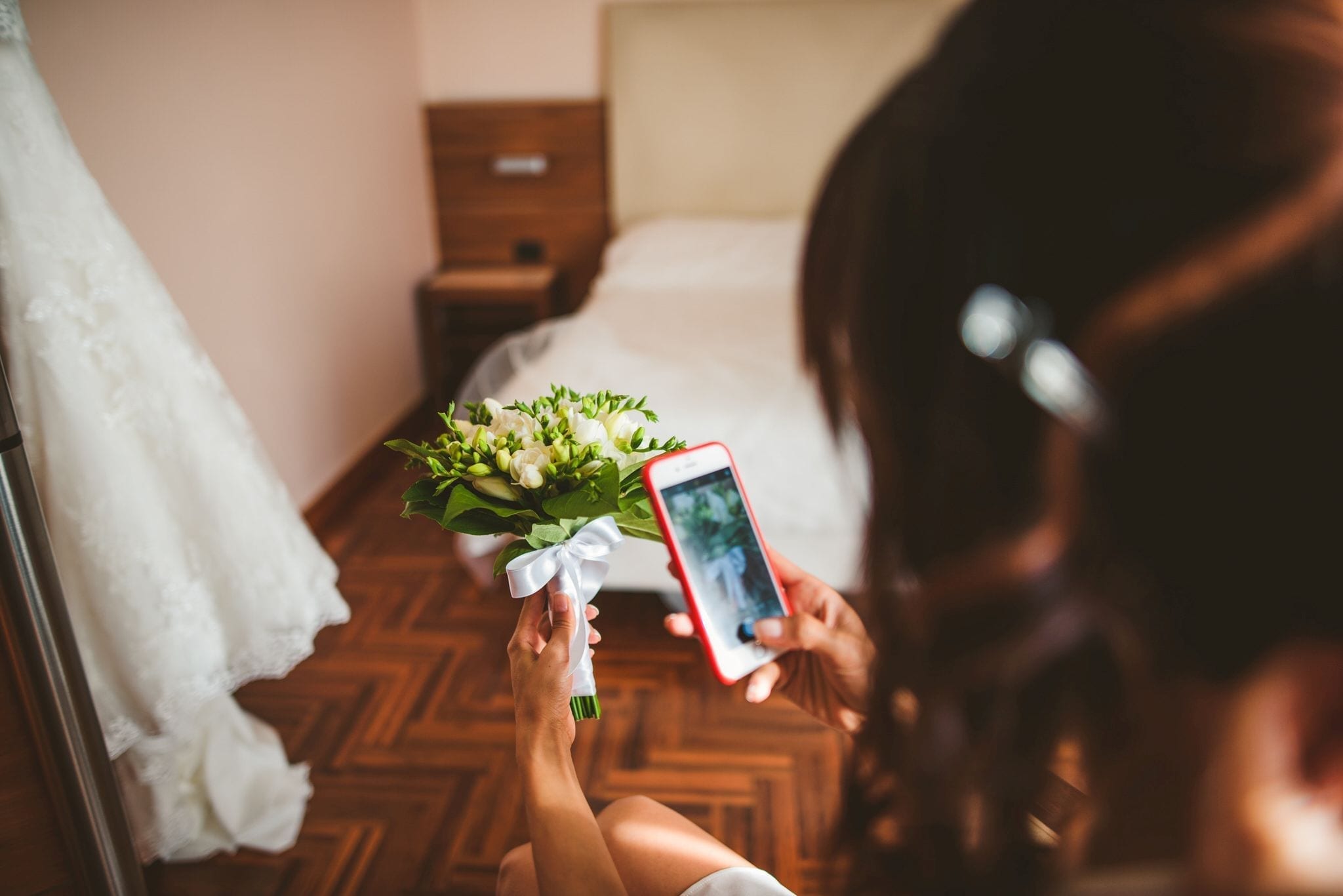 Matrimonio Wedding Photographer Paolo Lamperti Milano Varese Como Lake Destination Wedding Elegante Matrimonio a Villa Parravicini preparazione sposa