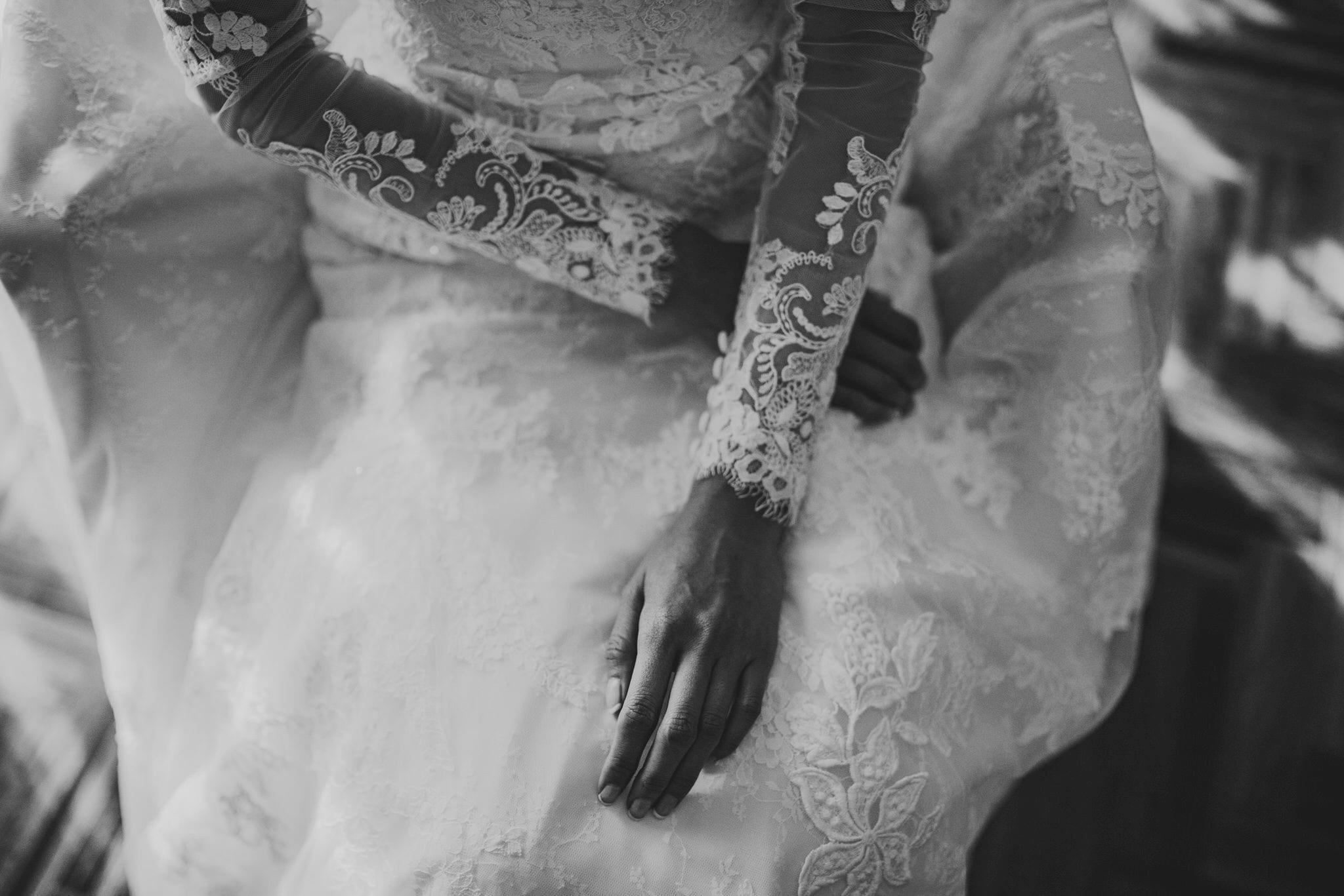 Matrimonio Wedding Photographer Paolo Lamperti Milano Varese Como Lake Destination Wedding Elegante Matrimonio a Villa Parravicini preparazione sposa