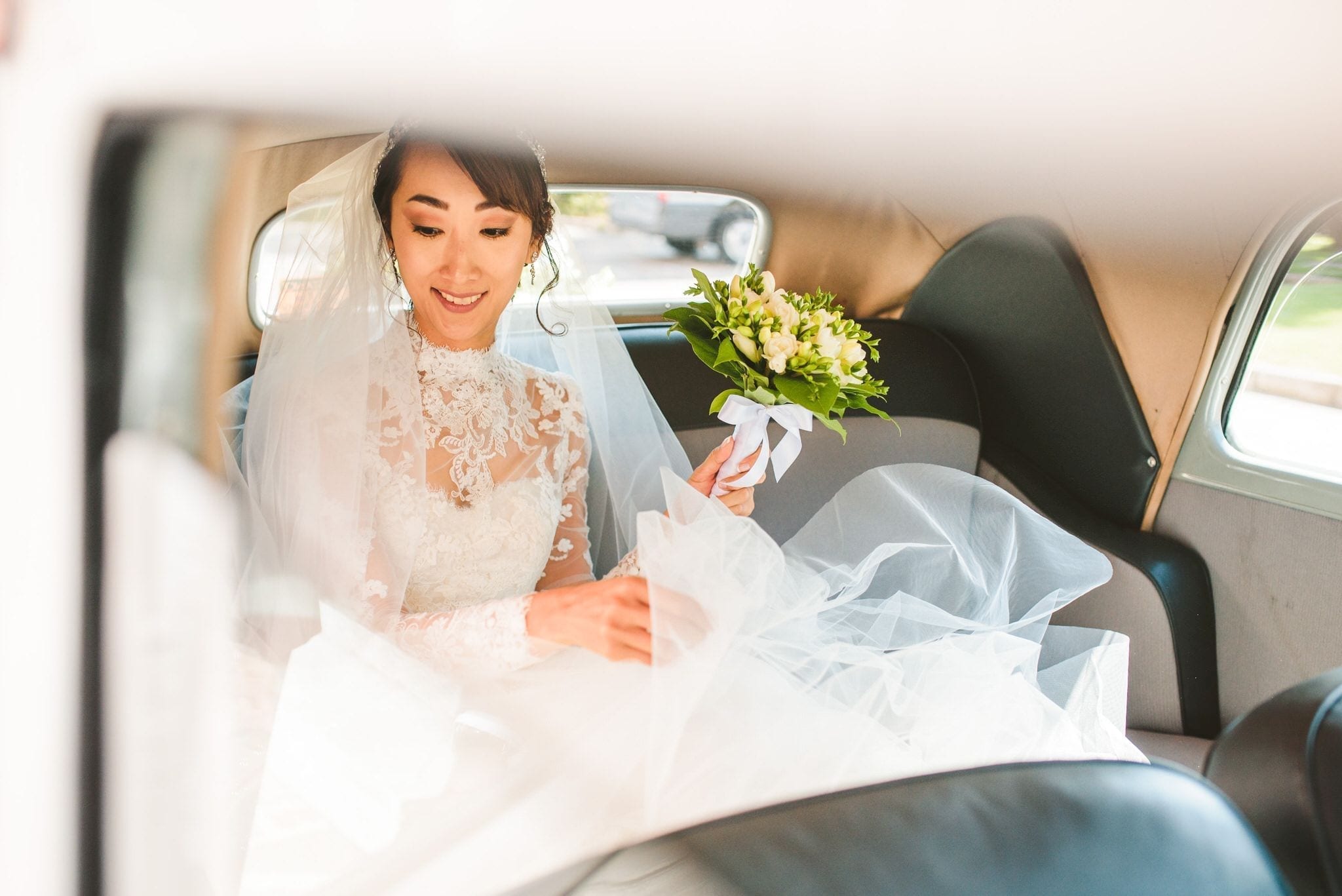 Matrimonio Wedding Photographer Paolo Lamperti Milano Varese Como Lake Destination Wedding Elegante Matrimonio a Villa Parravicini preparazione sposa