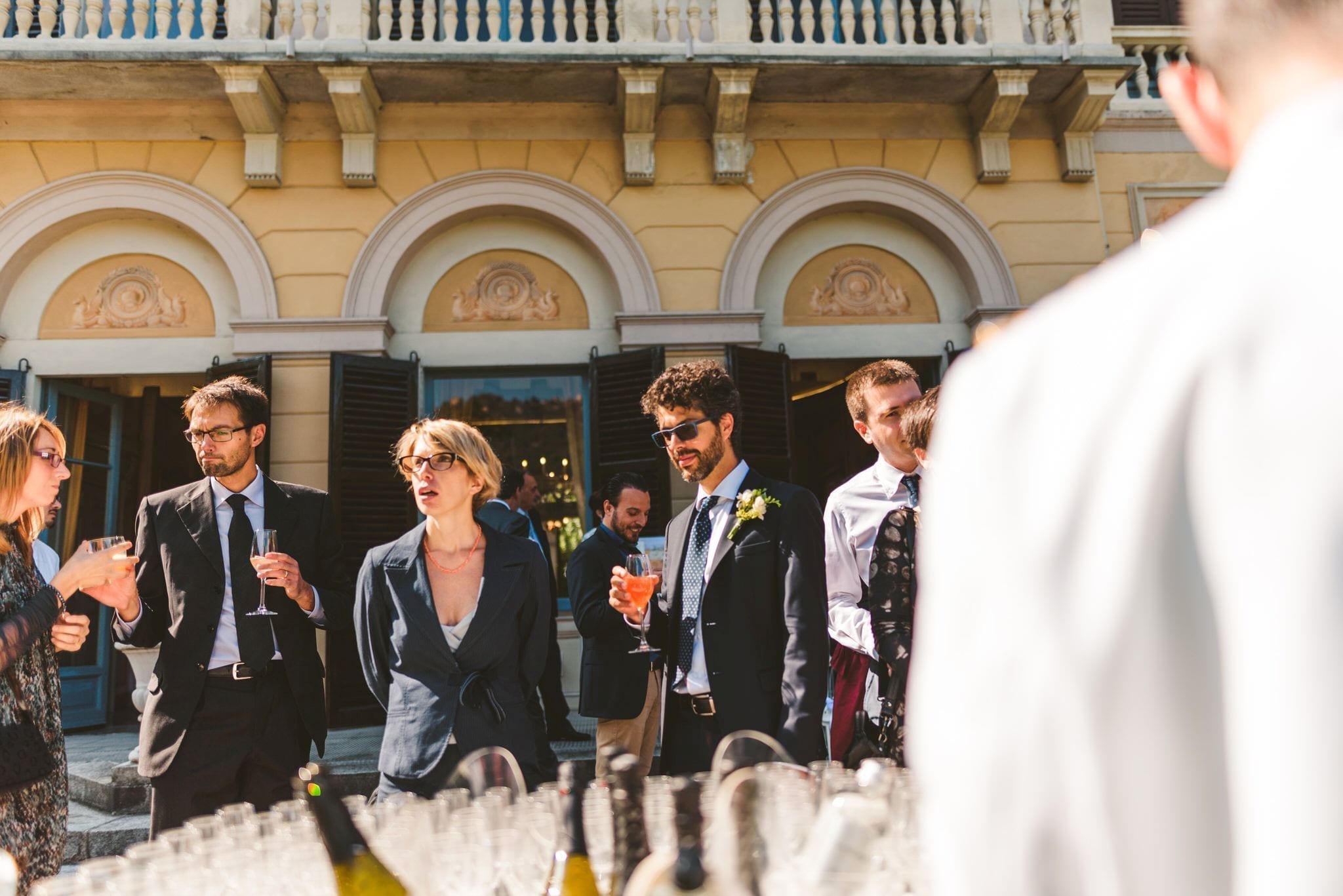Matrimonio Wedding Photographer Paolo Lamperti Milano Varese Como Lake Destination Wedding Elegante Matrimonio a Villa Parravicini dettagli aperitivo