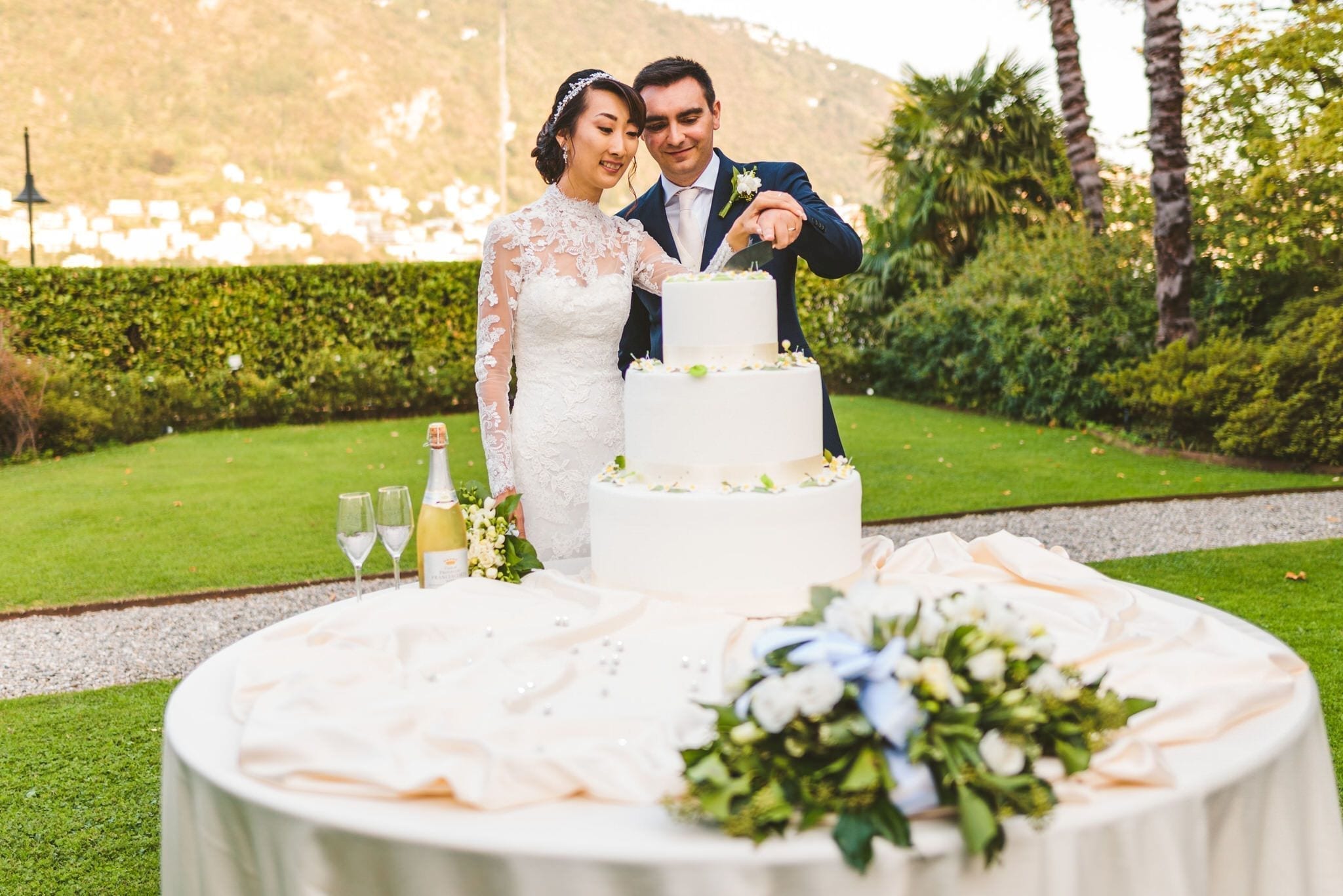 Matrimonio Wedding Photographer Paolo Lamperti Milano Varese Como Lake Destination Wedding Elegante Matrimonio a Villa Parravicini torta nuziale