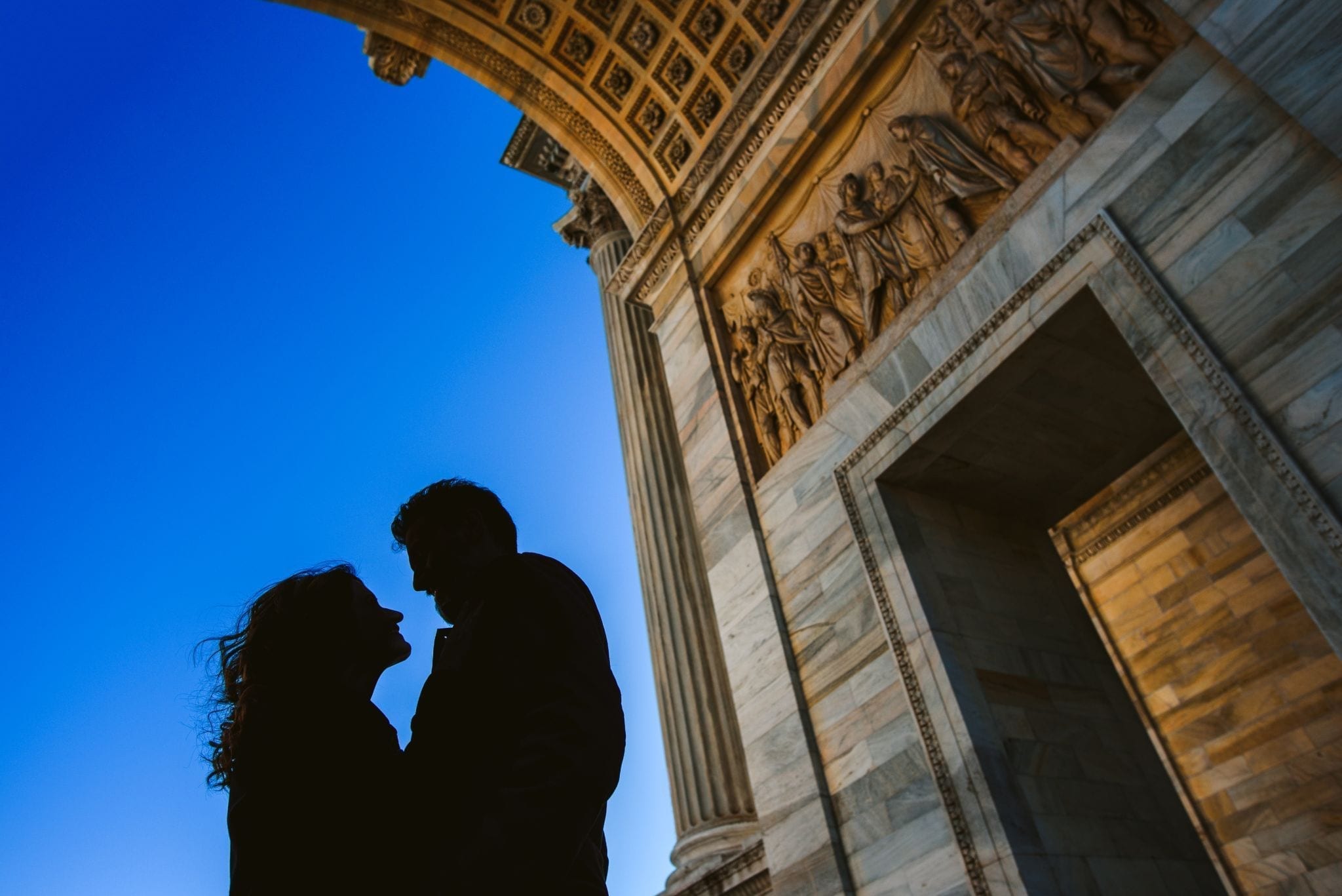 sessione engagement prematrimoniale milano fotografo matrimonio artistico spontaneo elegante intimo creativo lamperti