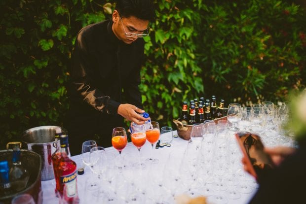 Dettaglio di un raffinato spritz servito durante l’aperitivo del matrimonio Villa Bossi Varese.