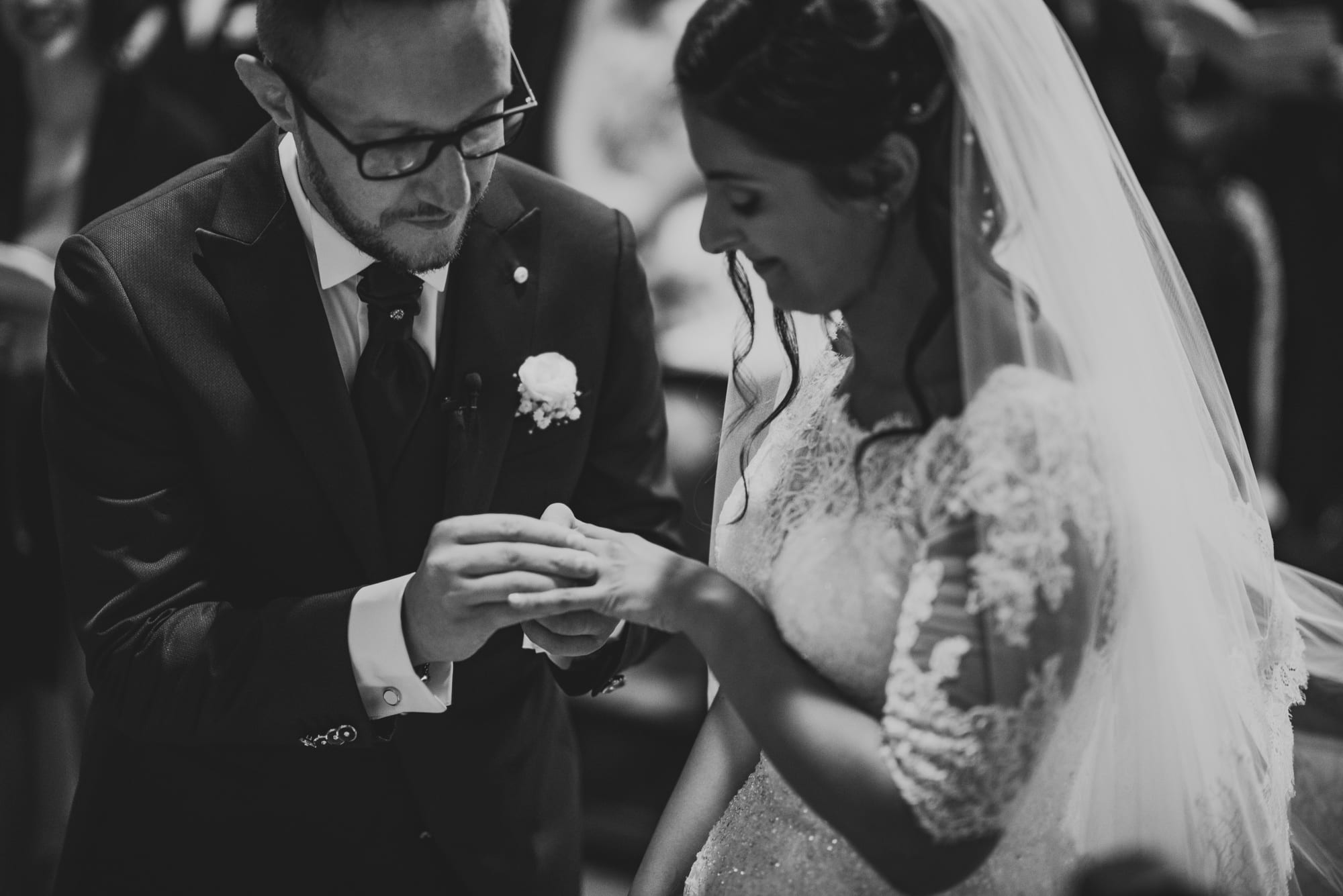 Fotografo Matrimonio Elegante a Villa Monte Morone cerimonia chiesa