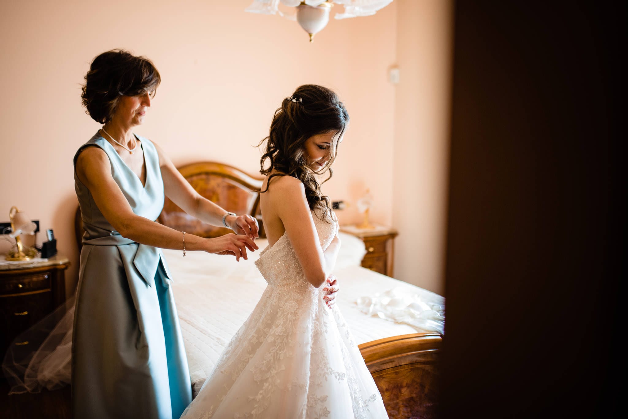 Paolo Lamperti Fotografo Elegante Matrimonio Tenuta La Quassa preparazione sposa
