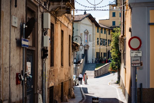 La Chiesa di San Dionigi a Cassano d’Adda, una location luminosa e suggestiva per una cerimonia romantica.