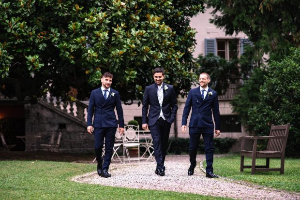 David durante la cerimonia, arriva con i testimoni