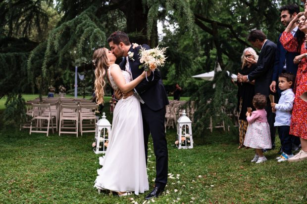 il primo bacio da sposi