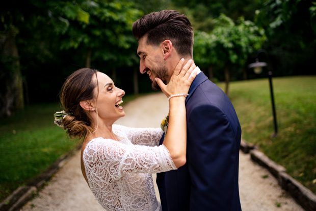 Ritratto della sposa che ride – fotografo matrimonio Mulino dell’Olio