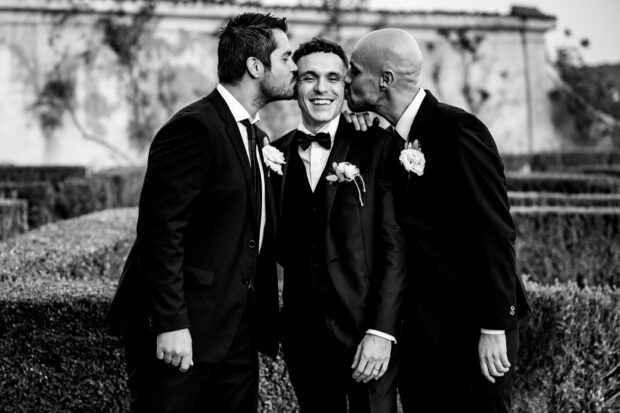 Sposo con i suoi testimoni fotografato da Paolo Lamperti